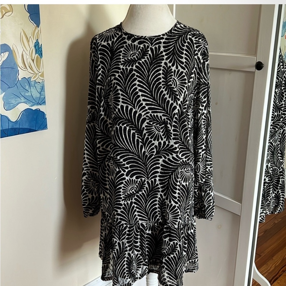 NWOT LOFT Women’s Feather Print Dress - Black/Off White - Sz Medium
